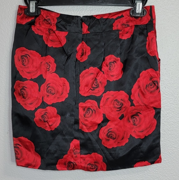 Bebe Floral Mini Skirt/size 0 - Picture 3 of 11